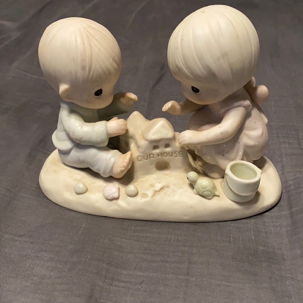 Precious moments vintage figurine